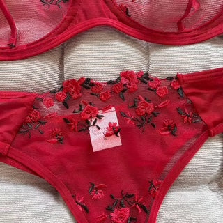 Intimate Floral Mesh Lingerie Set: Double Strap Detail & Sheer Elegance